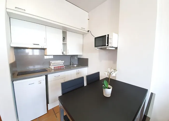 Maribel Arttyco Erb *